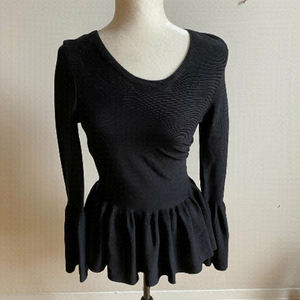MADISON Square new black top sz xsmall ruffles